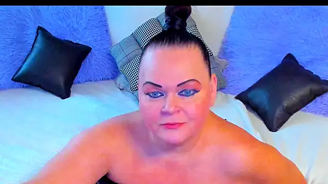 Snapshot of MilanaBiegert chatting on 1, 11, 2025 MilanaBiegert online show from 1, 11, 2025