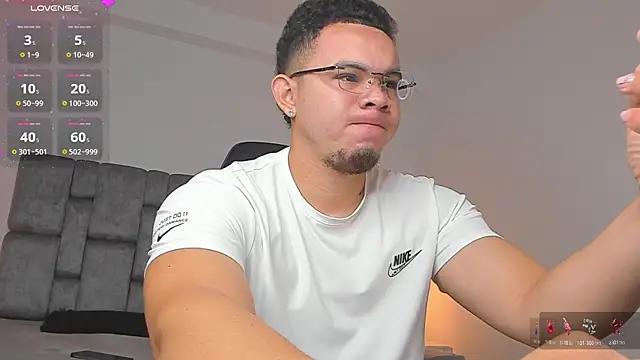 Snapshot of jhotta_fox chatting on 15, 1, 2026 jhotta fox online show from 15, 1, 2026