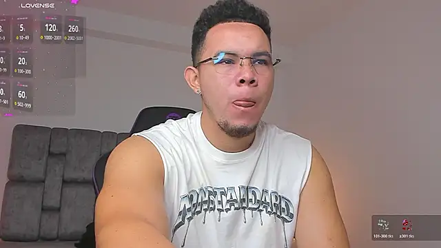 Snapshot of jhotta_fox chatting on 17, 1, 2026 jhotta fox online show from 17, 1, 2026