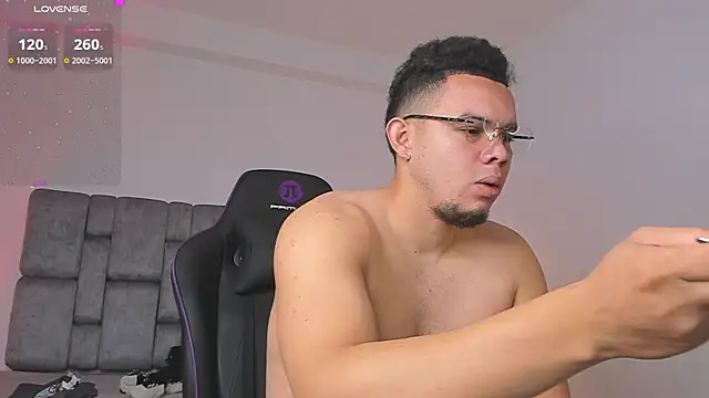 Snapshot of jhotta_fox chatting on 7, 2, 2026 jhotta fox online show from 7, 2, 2026