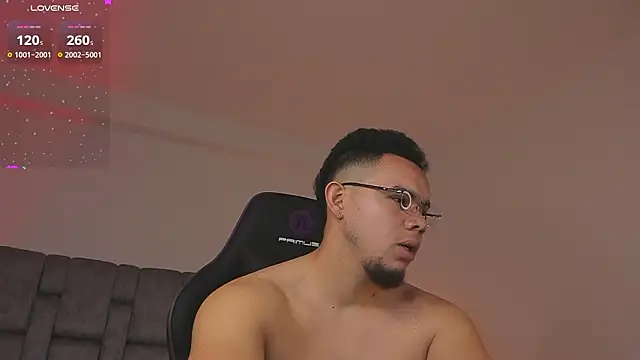 Snapshot of jhotta_fox chatting on 5, 3, 2026 jhotta fox online show from 5, 3, 2026