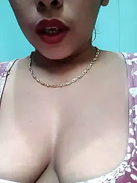 Snapshot of sexyindi_couple chatting on 8, 12, 2024 sexyindi couple online show from 8, 12, 2024