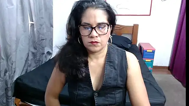 Mistresskloe01 online show from 17, 2, 2025
