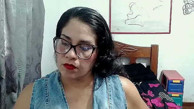 Mistresskloe01 online show from 30, 9, 2025