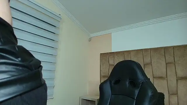 Naughty Kittenm online show from 20, 9, 2025