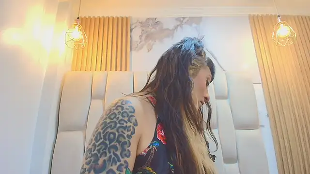 Naughty Kittenm online show from 29, 4, 2026