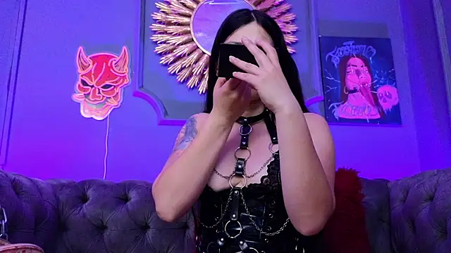 Snapshot of Julieta_Russell chatting on 18, 2, 2025 Julieta Russell online show from 18, 2, 2025