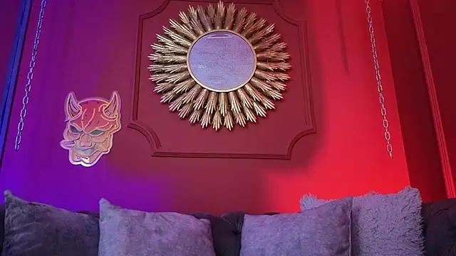 Snapshot of Julieta_Russell chatting on 12, 11, 2025 Julieta Russell online show from 12, 11, 2025