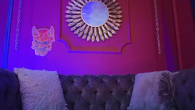 Julieta Russell online show from 7, 2, 2026