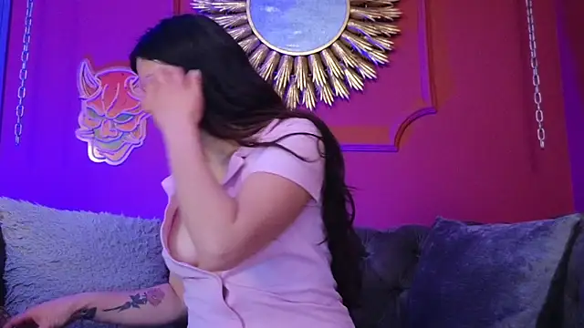 Julieta Russell online show from 9, 2, 2026