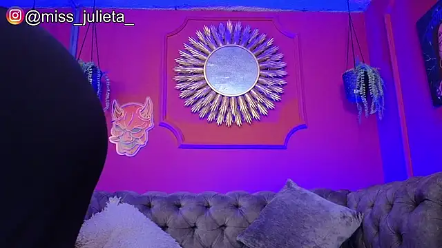 Julieta Russell online show from 18, 5, 2026