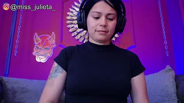 Julieta Russell online show from 19, 5, 2026