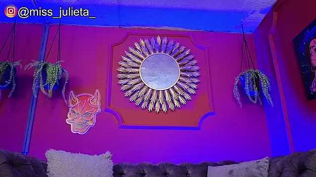 Julieta Russell online show from 25, 5, 2026