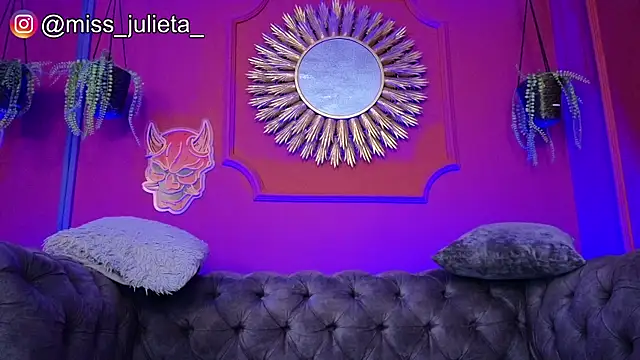Julieta Russell online show from 26, 5, 2026