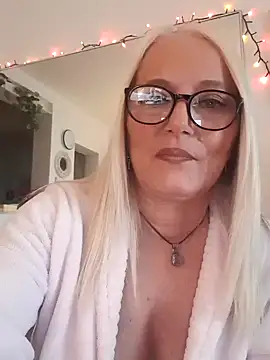 kikkastar online show from 2, 1, 2025