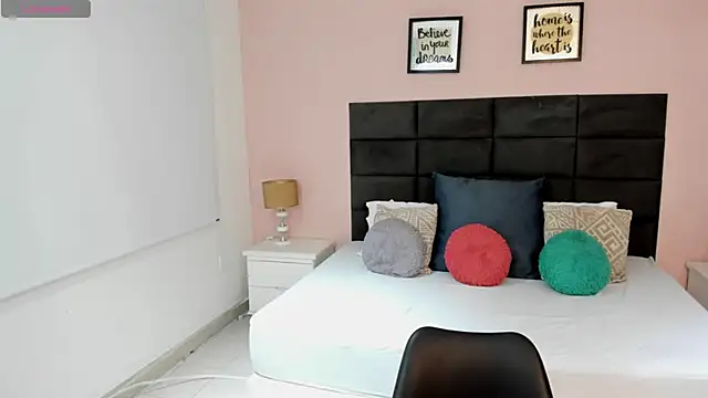 Snapshot of MadisonJenner chatting on 16, 11, 2025 MadisonJenner online show from 16, 11, 2025