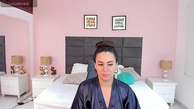 Snapshot of MadisonJenner chatting on 29, 11, 2025 MadisonJenner online show from 29, 11, 2025