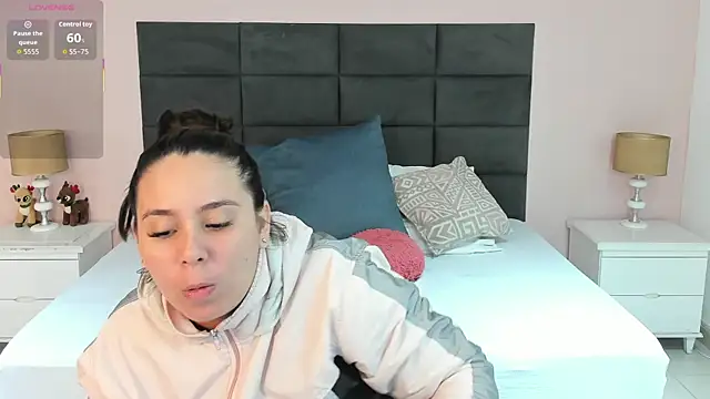 Snapshot of MadisonJenner chatting on 22, 12, 2025 MadisonJenner online show from 22, 12, 2025