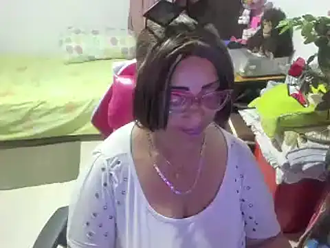 Mrs mommy  online show from 24, 12, 2024