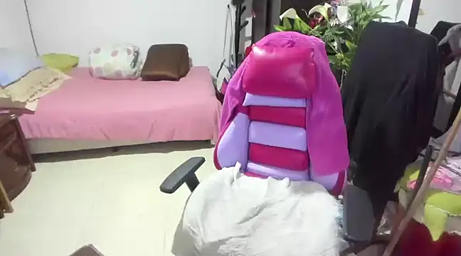 Mrs mommy  online show from 14, 1, 2025