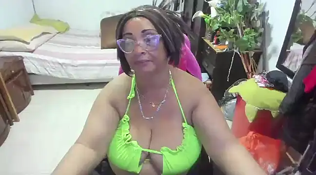 Snapshot of Mrs_mommy_ chatting on 21, 1, 2025 Mrs mommy  online show from 21, 1, 2025