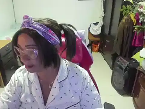 Snapshot of Mrs_mommy_ chatting on 24, 2, 2025 Mrs mommy  online show from 24, 2, 2025