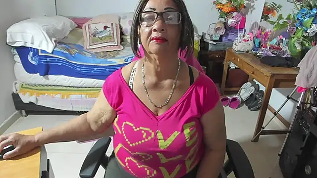 Snapshot of Mrs_mommy_ chatting on 11, 9, 2025 Mrs mommy  online show from 11, 9, 2025