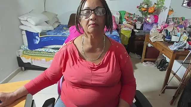 Snapshot of Mrs_mommy_ chatting on 19, 9, 2025 Mrs mommy  online show from 19, 9, 2025