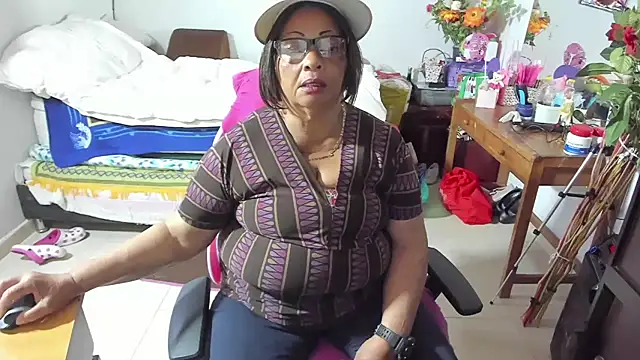 Snapshot of Mrs_mommy_ chatting on 21, 9, 2025 Mrs mommy  online show from 21, 9, 2025