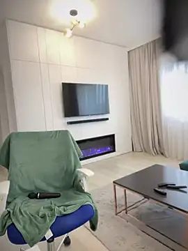 HotXMom online show from 8, 2, 2025