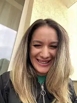 HotXMom online show from 13, 3, 2025