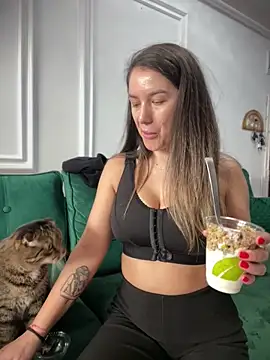 HotXMom online show from 3, 3, 2026