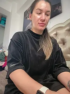 HotXMom online show from 7, 5, 2026