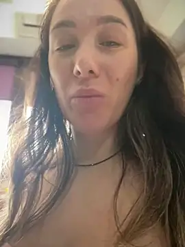HotXMom online show from 19, 5, 2026