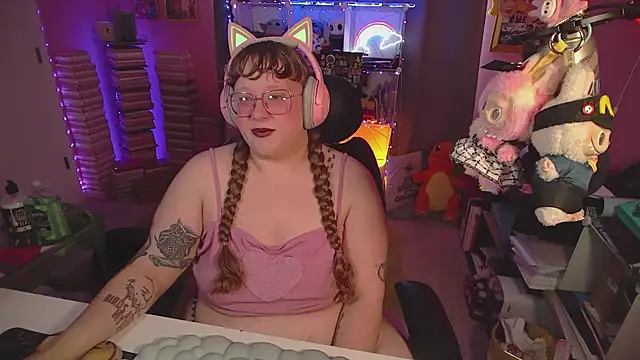 Snapshot of FatVeronica chatting on 20, 6, 2026 FatVeronica online show from 20, 6, 2026