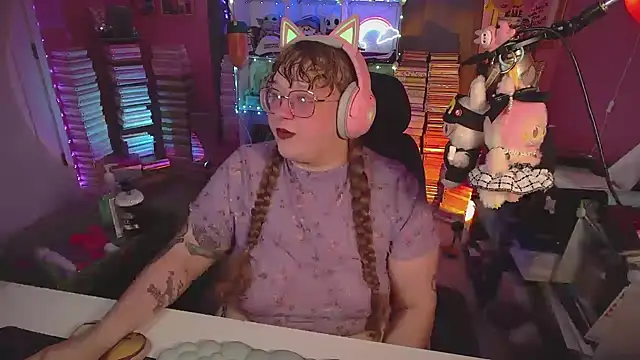 Snapshot of FatVeronica chatting on 12, 7, 2026 FatVeronica online show from 12, 7, 2026