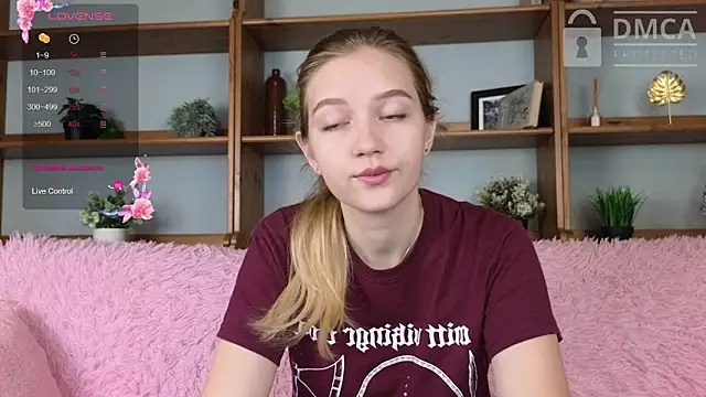 Ksuhesa online show from 14, 9, 2025