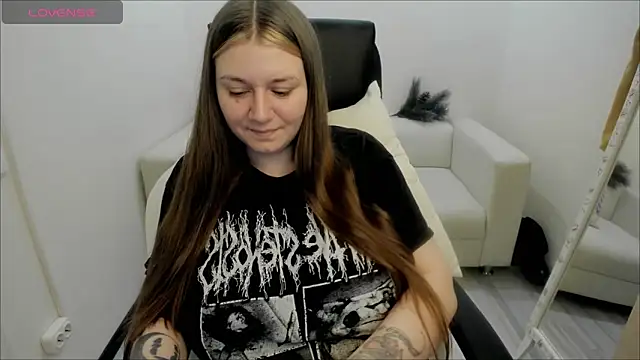 Snapshot of AlisaBacker chatting on 2, 1, 2025 AlisaBacker online show from 2, 1, 2025