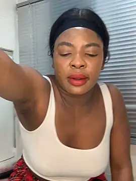 Snapshot of Ass-Queen chatting on 13, 10, 2025 Ass-Queen online show from 13, 10, 2025