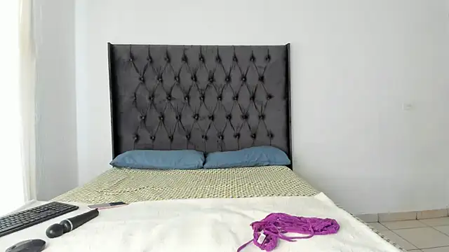 Snapshot of Ass-Queen chatting on 24, 10, 2025 Ass-Queen online show from 24, 10, 2025