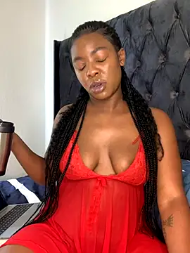 Snapshot of Ass-Queen chatting on 6, 11, 2025 Ass-Queen online show from 6, 11, 2025