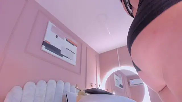 lia ass  online show from 18, 2, 2025