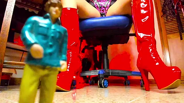 Snapshot of DominatrixBlue chatting on 8, 1, 2025 DominatrixBlue online show from 8, 1, 2025