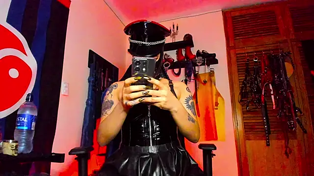 Snapshot of DominatrixBlue chatting on 10, 1, 2025 DominatrixBlue online show from 10, 1, 2025