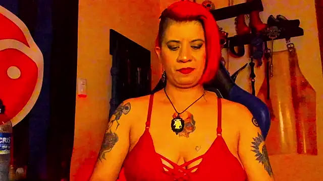 Snapshot of DominatrixBlue chatting on 20, 1, 2025 DominatrixBlue online show from 20, 1, 2025