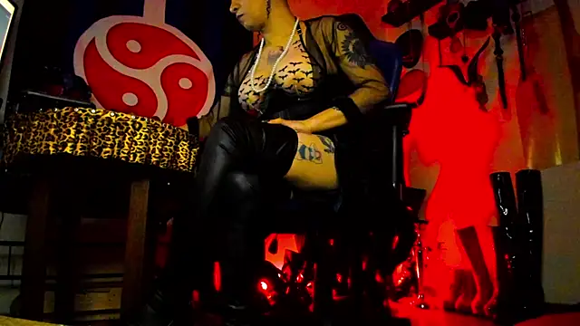 Snapshot of DominatrixBlue chatting on 10, 2, 2025 DominatrixBlue online show from 10, 2, 2025