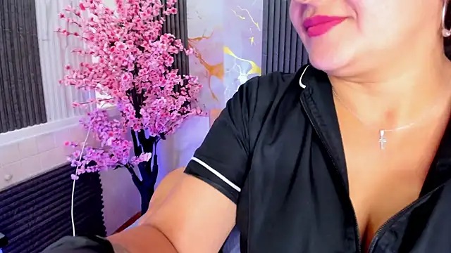 Snapshot of kate_evans1 chatting on 2, 7, 2026 kate evans1 online show from 2, 7, 2026