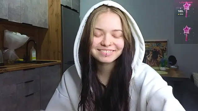 Snapshot of doll_lol_ chatting on 12, 1, 2025 doll lol  online show from 12, 1, 2025