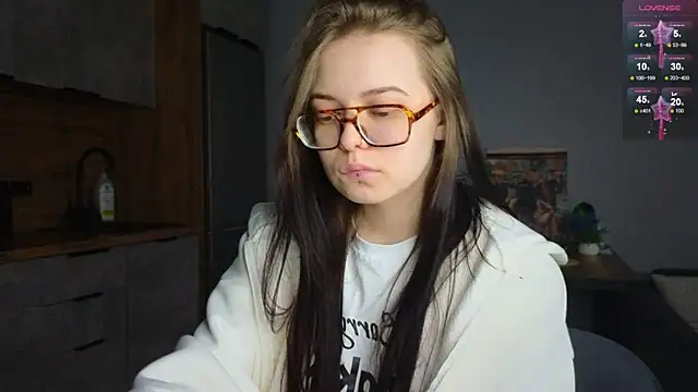 Snapshot of doll_lol_ chatting on 23, 1, 2025 doll lol  online show from 23, 1, 2025