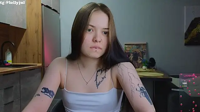 Snapshot of doll_lol_ chatting on 7, 3, 2025 doll lol  online show from 7, 3, 2025